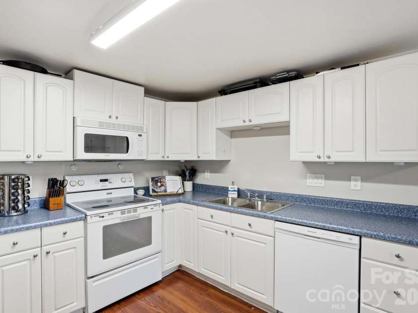 211 Ratchford Farm Road, Gastonia, NC 28056.  MLS# CAR4336417, YatesRealty ID 12767. 