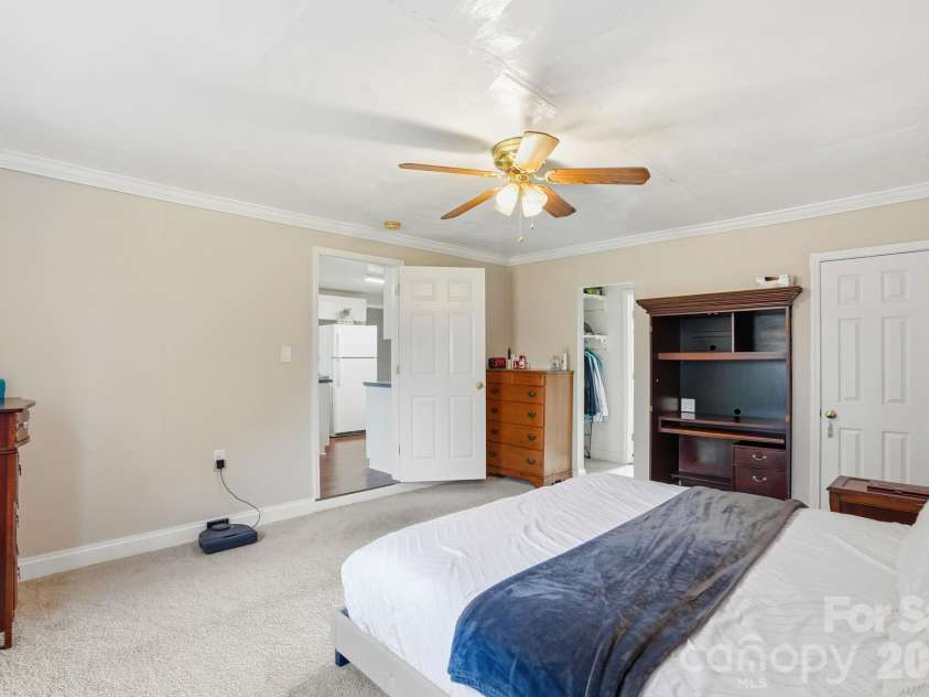 211 Ratchford Farm Road, Gastonia, NC 28056.  MLS# CAR4336417, YatesRealty ID 12767. 