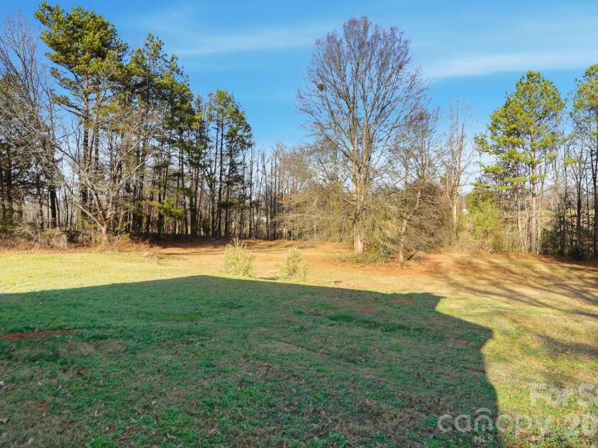 211 Ratchford Farm Road, Gastonia, NC 28056.  MLS# CAR4336417, YatesRealty ID 12767. 
