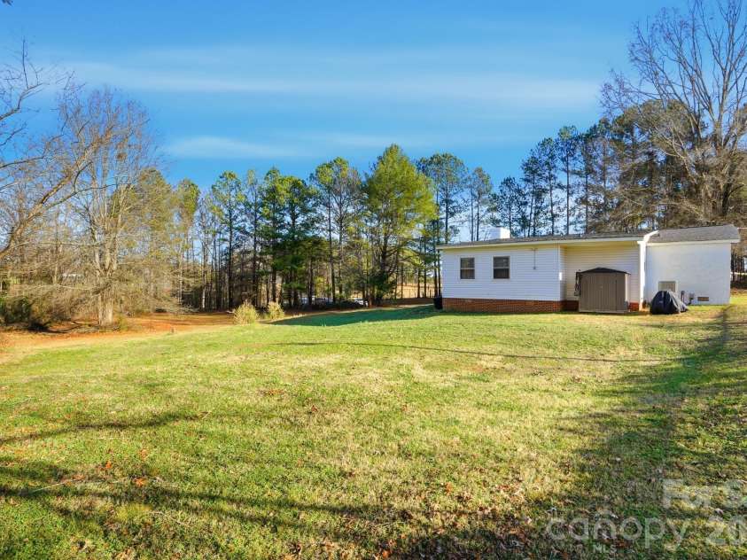 211 Ratchford Farm Road, Gastonia, NC 28056.  MLS# CAR4336417, YatesRealty ID 12767. 