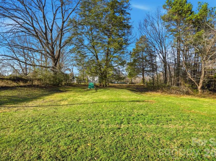 211 Ratchford Farm Road, Gastonia, NC 28056.  MLS# CAR4336417, YatesRealty ID 12767. 