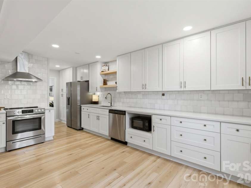 4354 Silo Lane, Charlotte, NC 28226.  MLS# CAR4359164, YatesRealty ID 12768. 