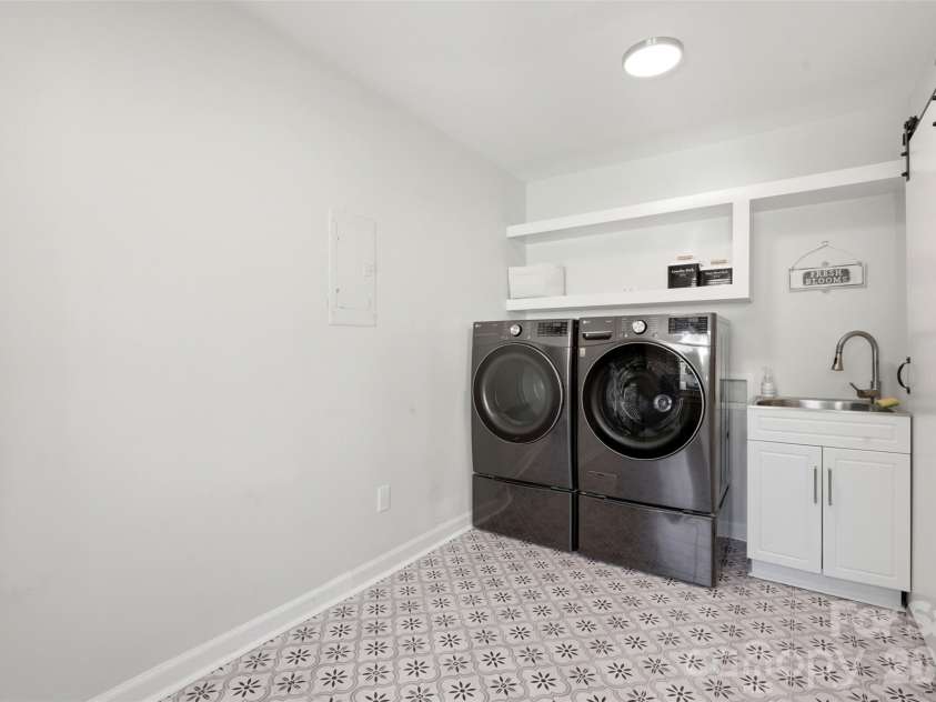 4354 Silo Lane, Charlotte, NC 28226.  MLS# CAR4359164, YatesRealty ID 12768. 