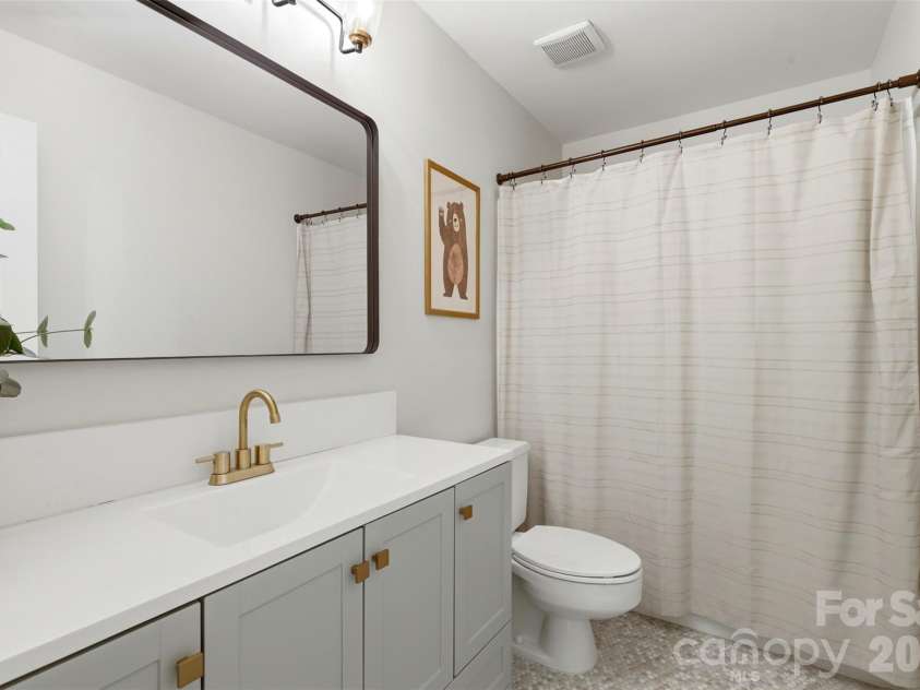4354 Silo Lane, Charlotte, NC 28226.  MLS# CAR4359164, YatesRealty ID 12768. 