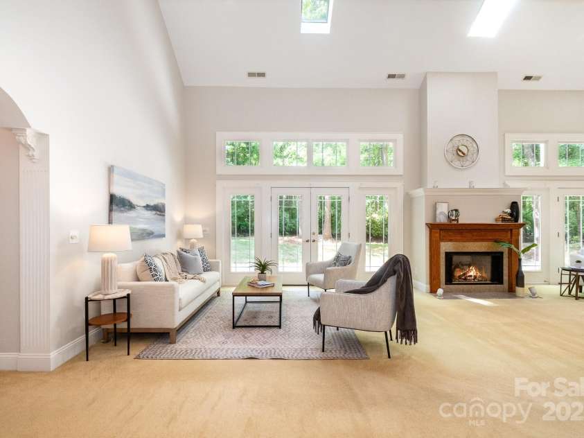 6868 St Peters Lane, Matthews, NC 28105.  MLS# CAR4251557, YatesRealty ID 12768. Great Room