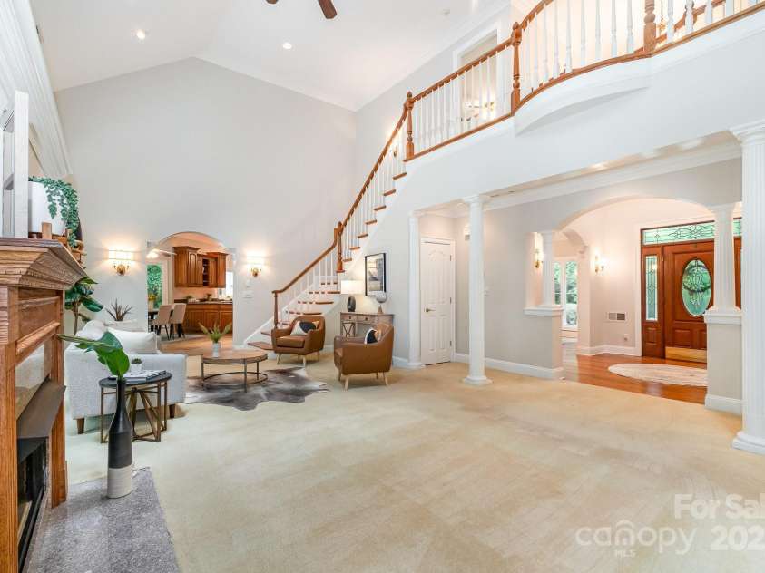 6868 St Peters Lane, Matthews, NC 28105.  MLS# CAR4251557, YatesRealty ID 12768. Two story great room