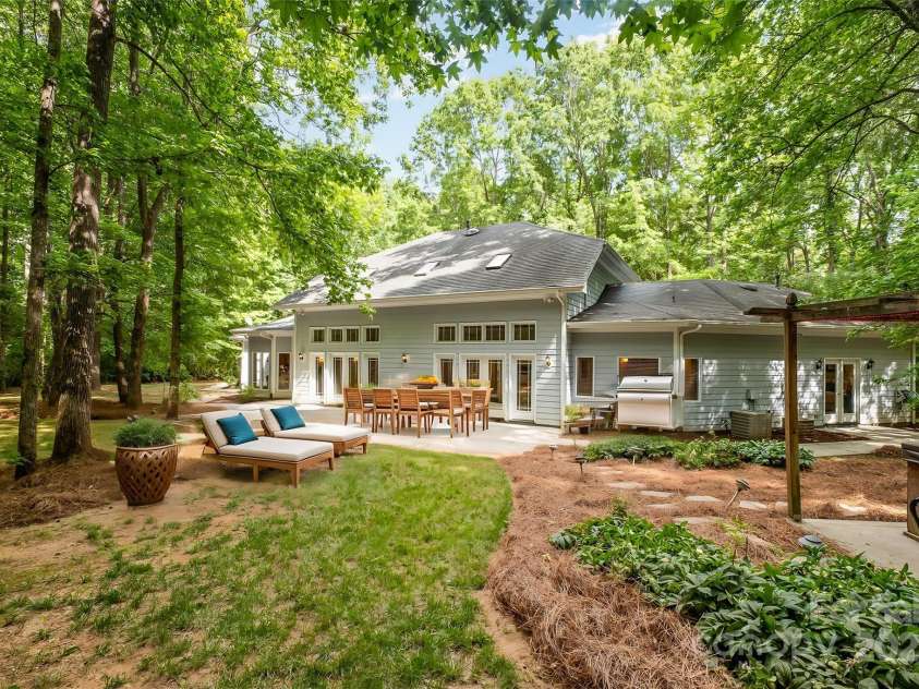 6868 St Peters Lane, Matthews, NC 28105.  MLS# CAR4251557, YatesRealty ID 12768. Virtually staged.