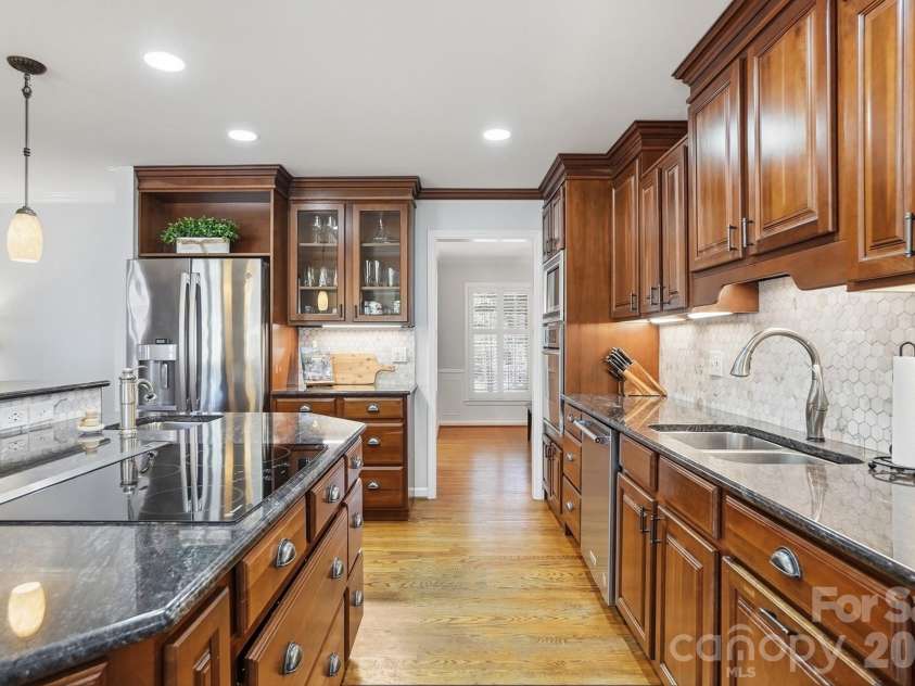 6123 Lake Providence Lane, Charlotte, NC 28277.  MLS# CAR4359445, YatesRealty ID 12770. 