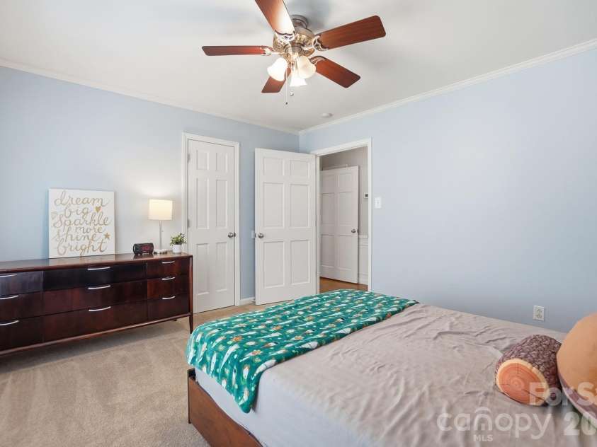 6123 Lake Providence Lane, Charlotte, NC 28277.  MLS# CAR4359445, YatesRealty ID 12770. 