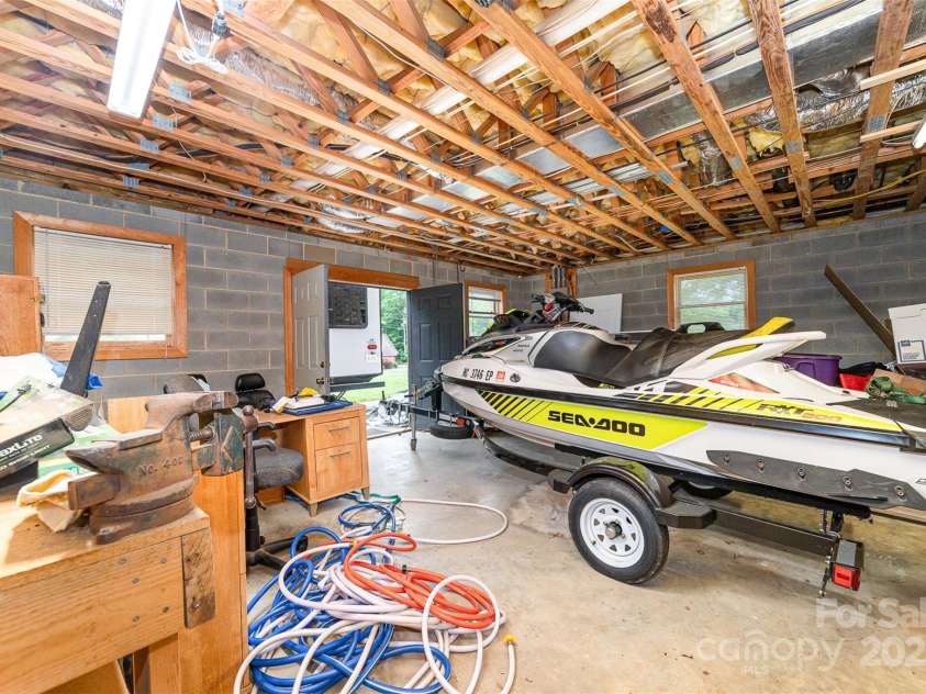 174 Wintergreen Circle, Statesville, NC 28677.  MLS# CAR4252184, YatesRealty ID 12771. 