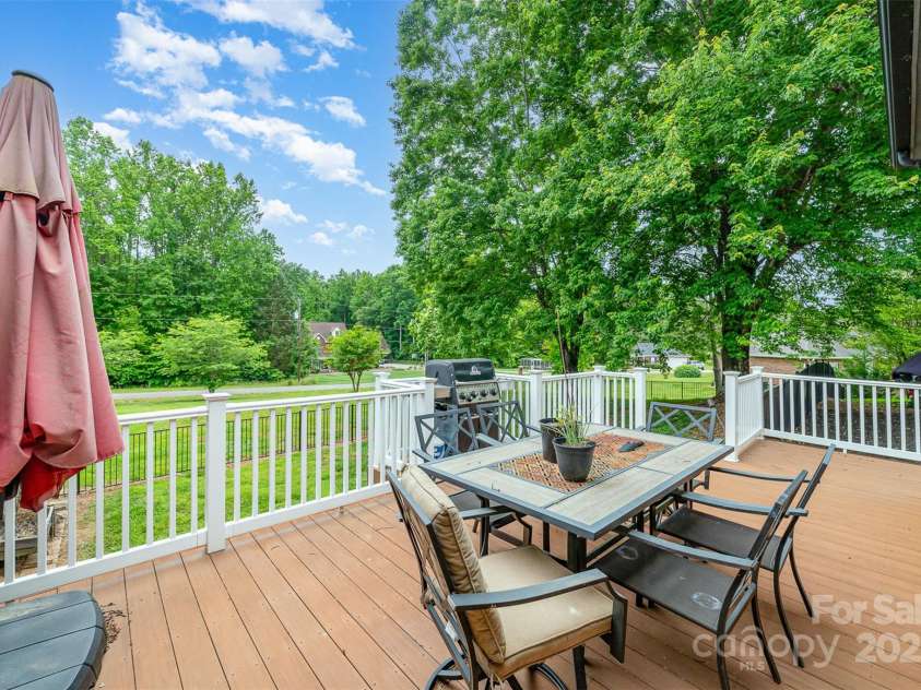 174 Wintergreen Circle, Statesville, NC 28677.  MLS# CAR4252184, YatesRealty ID 12771. 