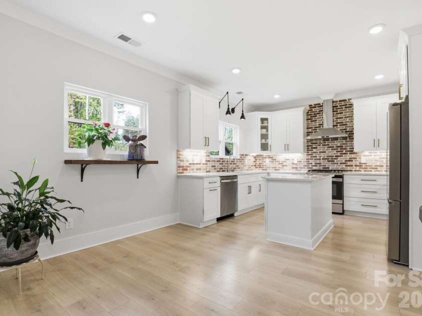 420 Stillwater Road, Troutman, NC 28166.  MLS# CAR4368989, YatesRealty ID 12771. Kitchen