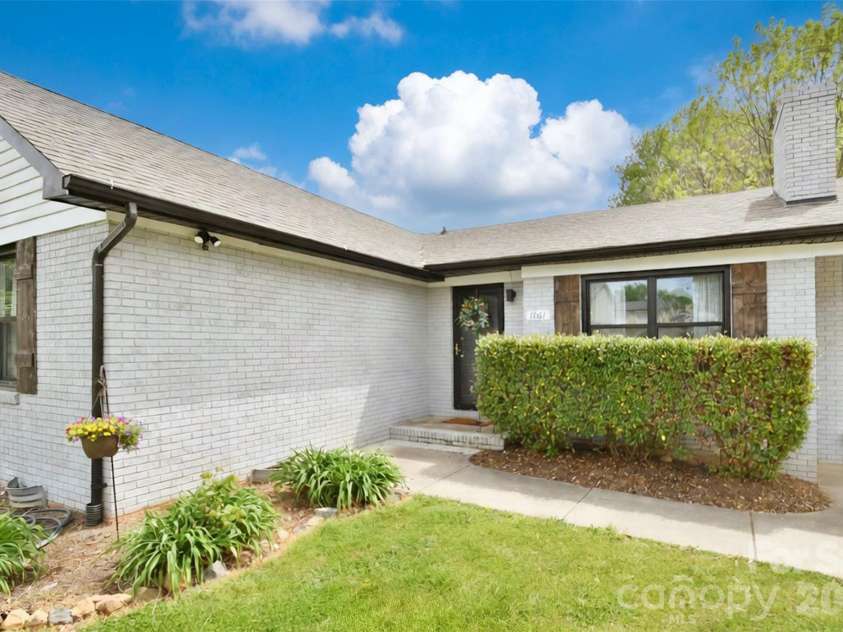 1061 Rembrandt Drive, Concord, NC 28027.  MLS# CAR4367039, YatesRealty ID 12772. 