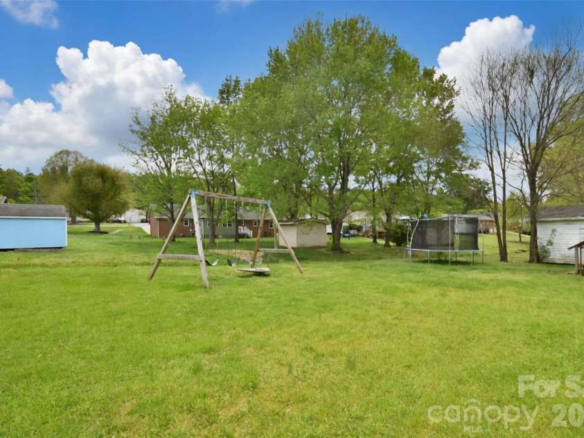 1061 Rembrandt Drive, Concord, NC 28027.  MLS# CAR4367039, YatesRealty ID 12772. 