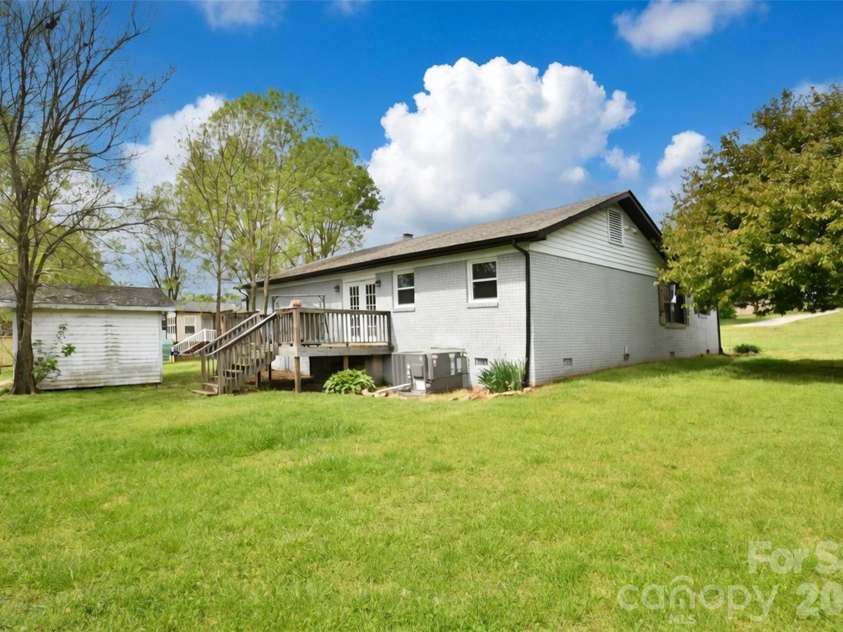 1061 Rembrandt Drive, Concord, NC 28027.  MLS# CAR4367039, YatesRealty ID 12772. 
