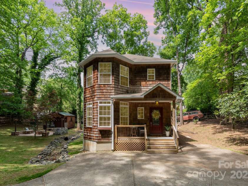 3004 Point Clear Drive, Tega Cay, SC 29708.  MLS# CAR4249209, YatesRealty ID 12772. Front of the home