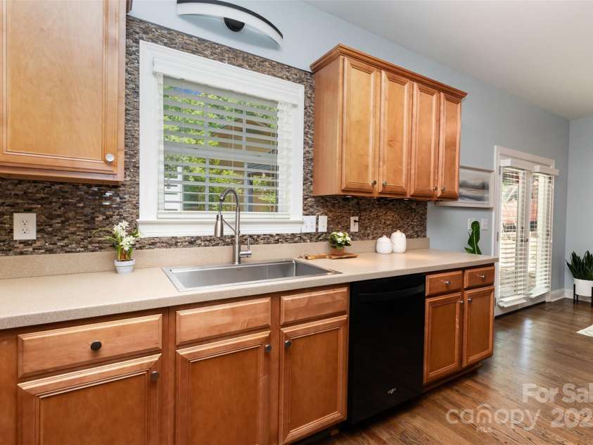 3004 Point Clear Drive, Tega Cay, SC 29708.  MLS# CAR4249209, YatesRealty ID 12772. Kitchen