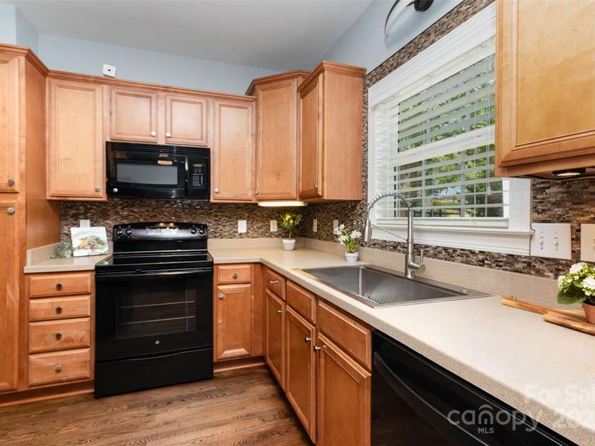 3004 Point Clear Drive, Tega Cay, SC 29708.  MLS# CAR4249209, YatesRealty ID 12772. Kitchen