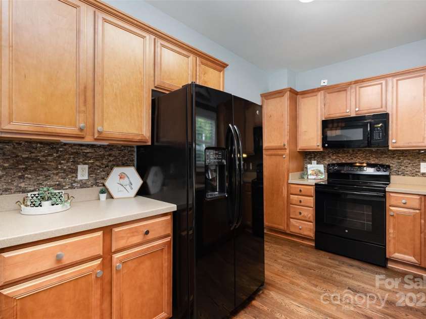 3004 Point Clear Drive, Tega Cay, SC 29708.  MLS# CAR4249209, YatesRealty ID 12772. Kitchen