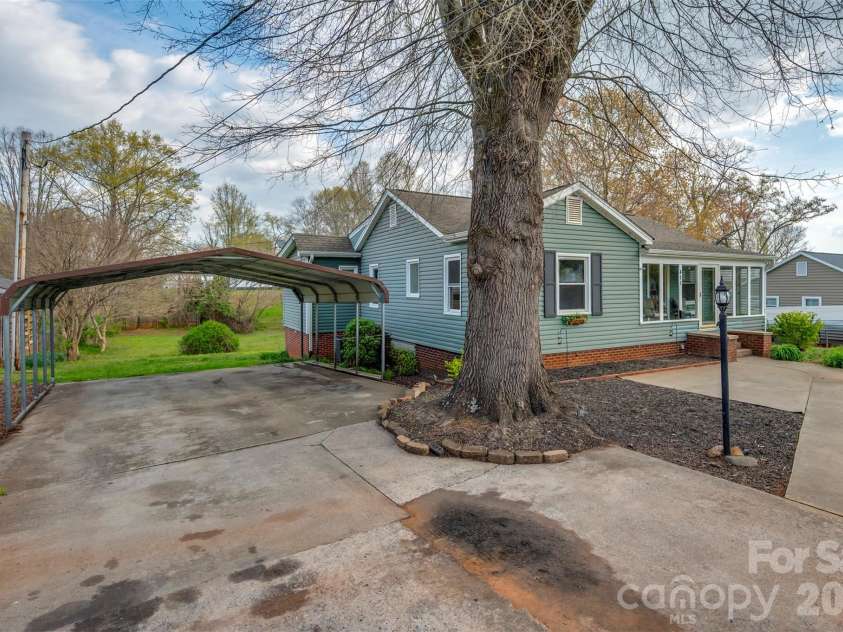 411 Arlington Street, Forest City, NC 28043.  MLS# CAR4360925, YatesRealty ID 12773. 