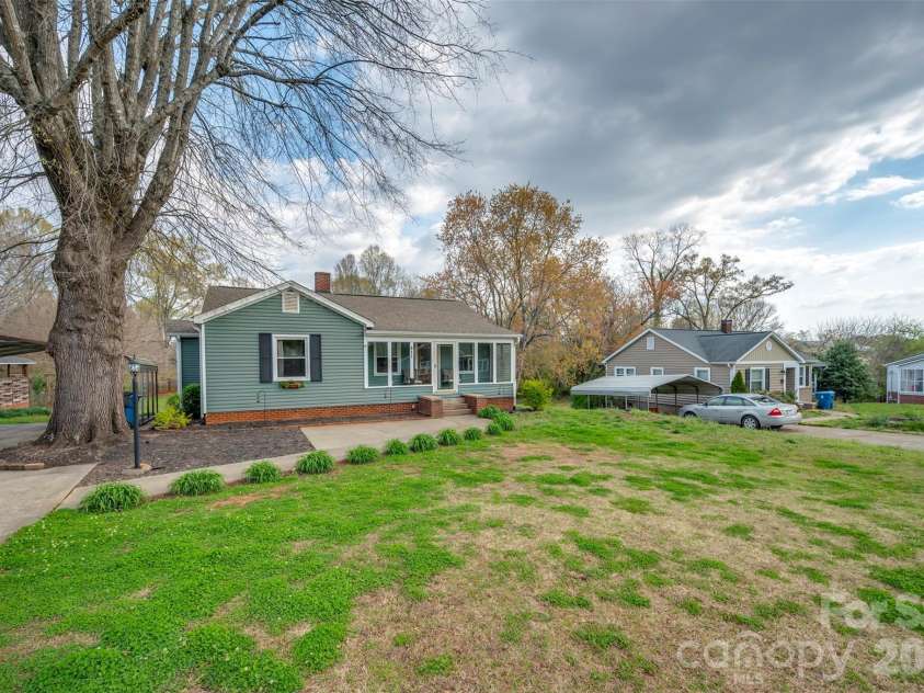 411 Arlington Street, Forest City, NC 28043.  MLS# CAR4360925, YatesRealty ID 12773. 