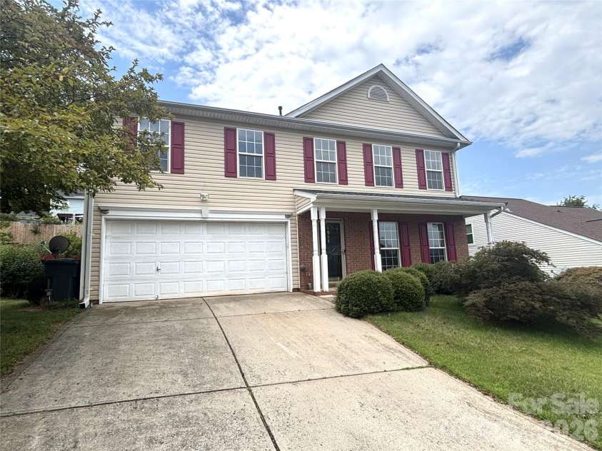 1968 8th Street Lane, Hickory, NC 28602.  MLS# CAR4401165, YatesRealty ID 12774. 