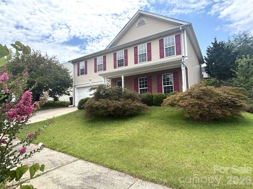 1968 8th Street Lane, Hickory, NC 28602.  MLS# CAR4401165, YatesRealty ID 12774. 