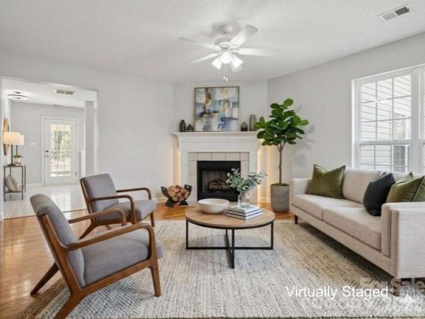 1968 8th Street Lane, Hickory, NC 28602.  MLS# CAR4401165, YatesRealty ID 12774. 