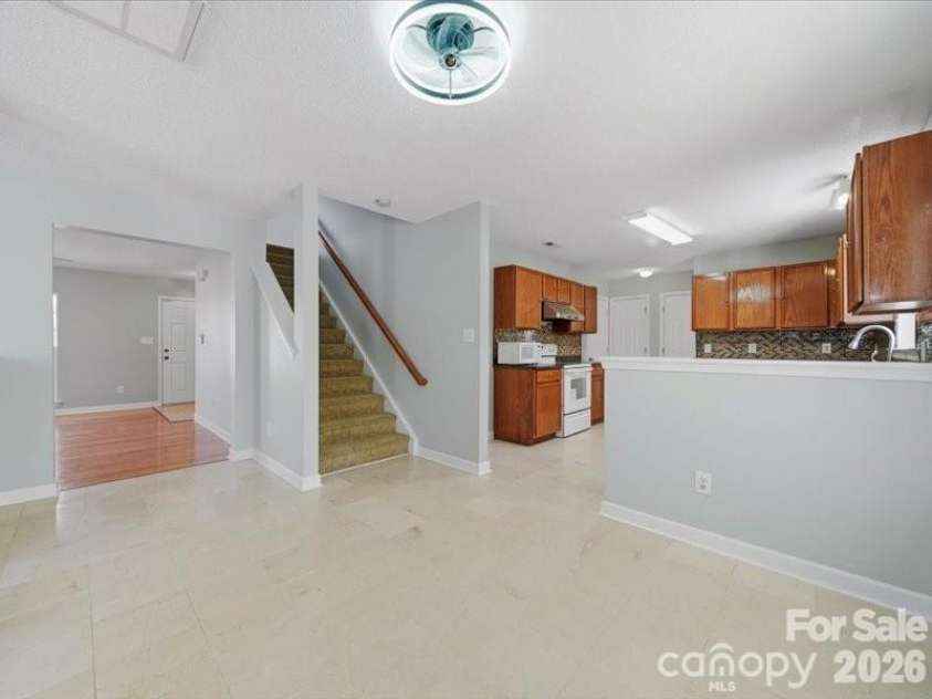 1968 8th Street Lane, Hickory, NC 28602.  MLS# CAR4401165, YatesRealty ID 12774. 