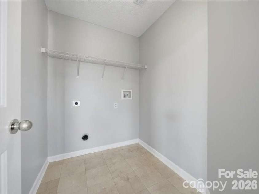 1968 8th Street Lane, Hickory, NC 28602.  MLS# CAR4401165, YatesRealty ID 12774. 