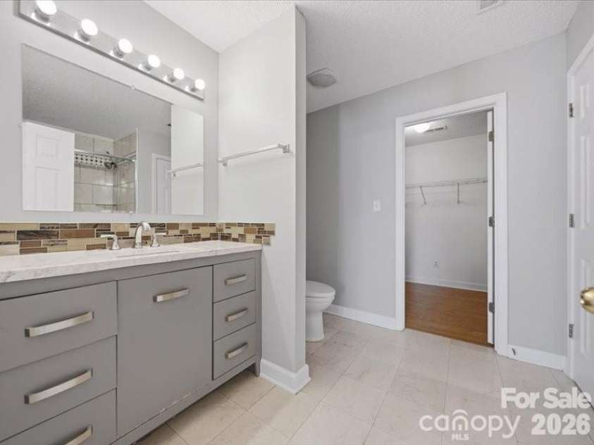 1968 8th Street Lane, Hickory, NC 28602.  MLS# CAR4401165, YatesRealty ID 12774. 