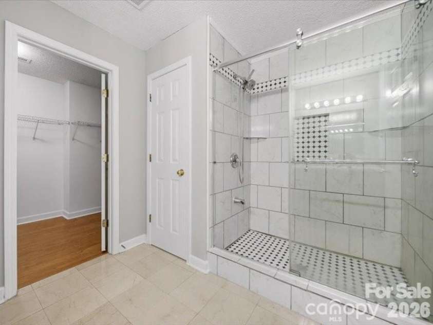 1968 8th Street Lane, Hickory, NC 28602.  MLS# CAR4401165, YatesRealty ID 12774. 