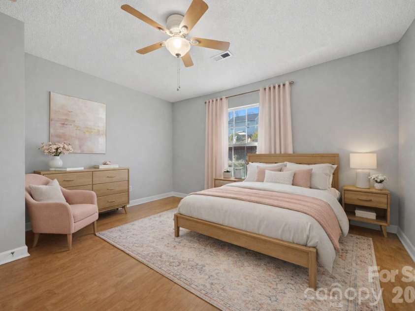 1968 8th Street Lane, Hickory, NC 28602.  MLS# CAR4401165, YatesRealty ID 12774. 