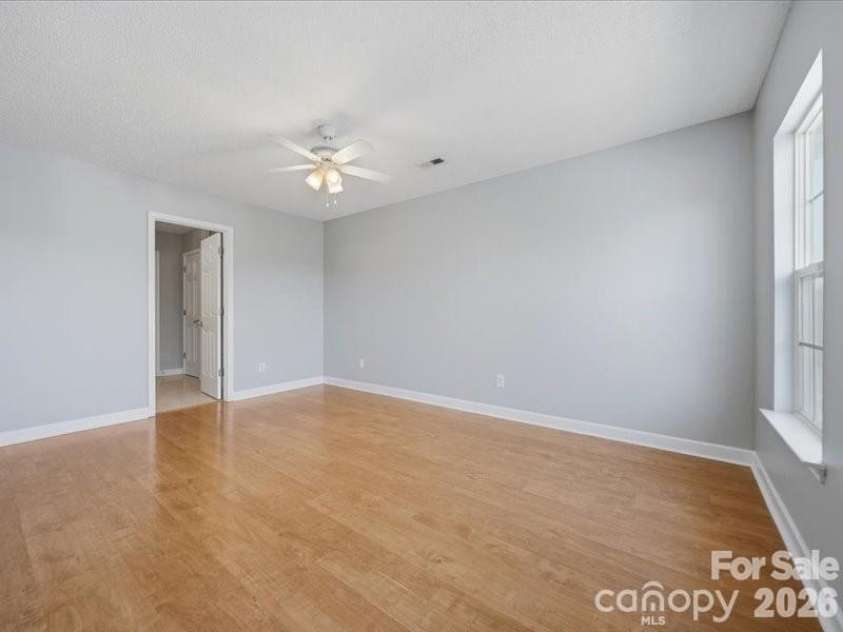 1968 8th Street Lane, Hickory, NC 28602.  MLS# CAR4401165, YatesRealty ID 12774. 