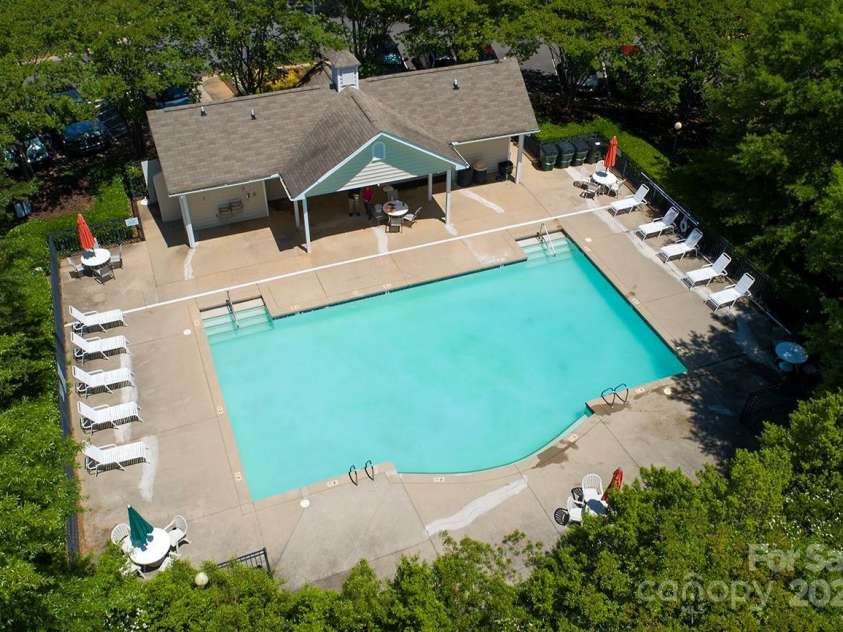 4938 Sunset Ridge Court, Charlotte, NC 28269.  MLS# CAR4256008, YatesRealty ID 12774. Imagine hanging out with your friends and neighbors in the summertime at your new neighorhood pool