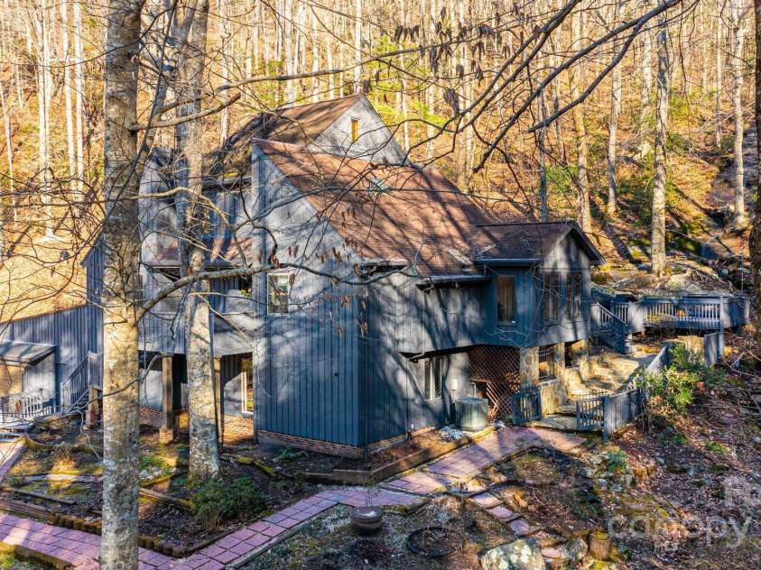 1621 Mountain Circle Drive, Lenoir, NC 28645.  MLS# CAR4228061, YatesRealty ID 12776. 