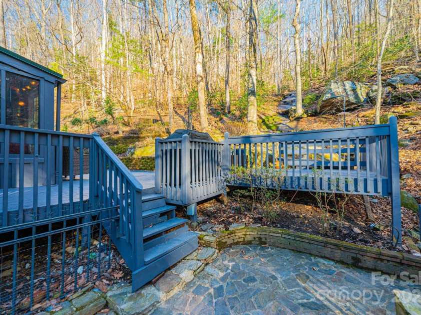 1621 Mountain Circle Drive, Lenoir, NC 28645.  MLS# CAR4228061, YatesRealty ID 12776. 
