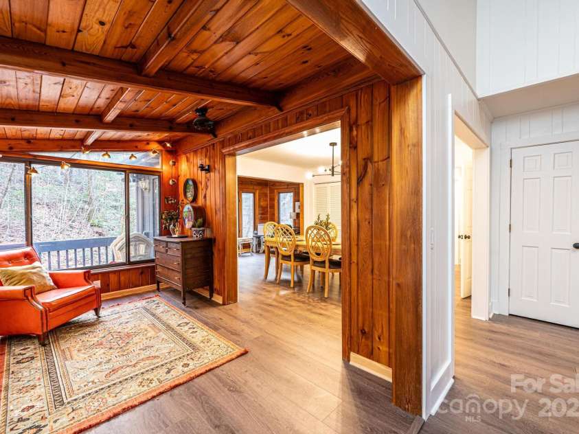 1621 Mountain Circle Drive, Lenoir, NC 28645.  MLS# CAR4228061, YatesRealty ID 12776. 