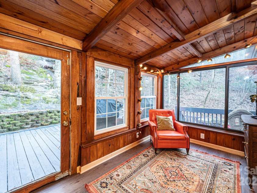 1621 Mountain Circle Drive, Lenoir, NC 28645.  MLS# CAR4228061, YatesRealty ID 12776. 