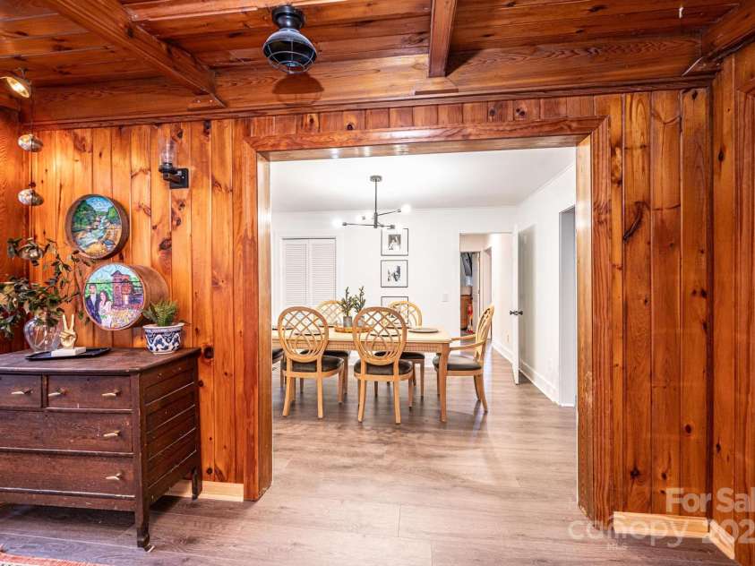 1621 Mountain Circle Drive, Lenoir, NC 28645.  MLS# CAR4228061, YatesRealty ID 12776. 