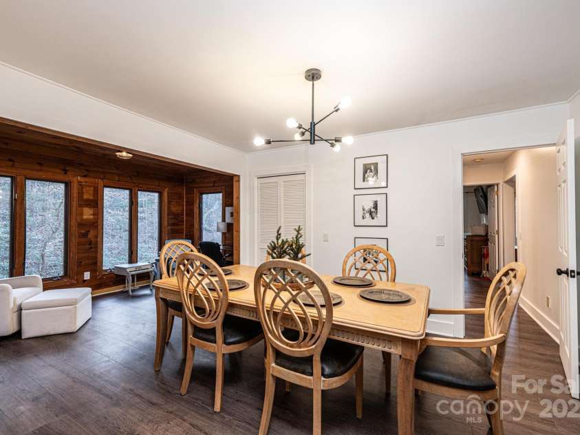 1621 Mountain Circle Drive, Lenoir, NC 28645.  MLS# CAR4228061, YatesRealty ID 12776. 