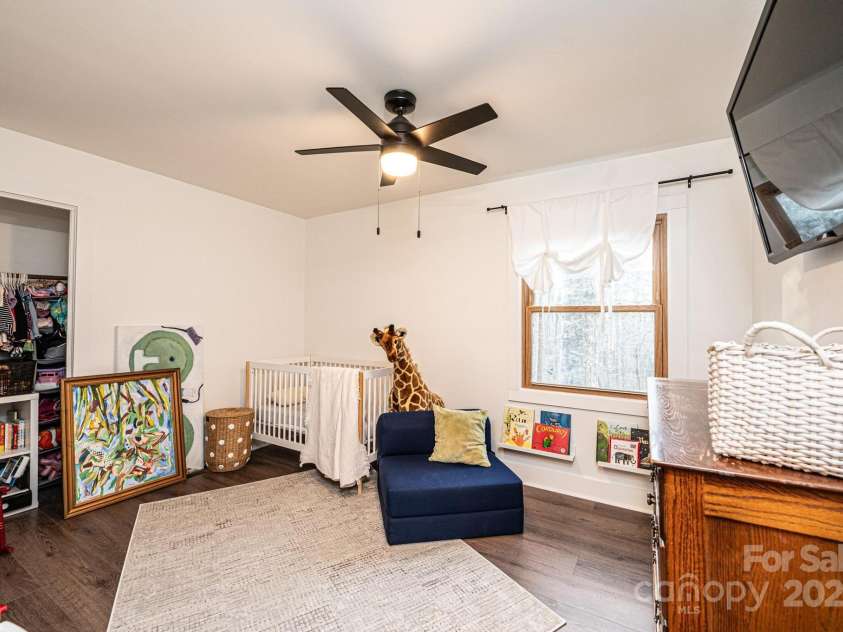 1621 Mountain Circle Drive, Lenoir, NC 28645.  MLS# CAR4228061, YatesRealty ID 12776. 