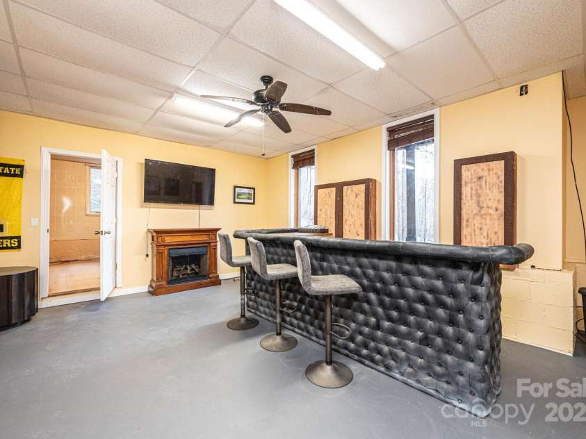 1621 Mountain Circle Drive, Lenoir, NC 28645.  MLS# CAR4228061, YatesRealty ID 12776. 