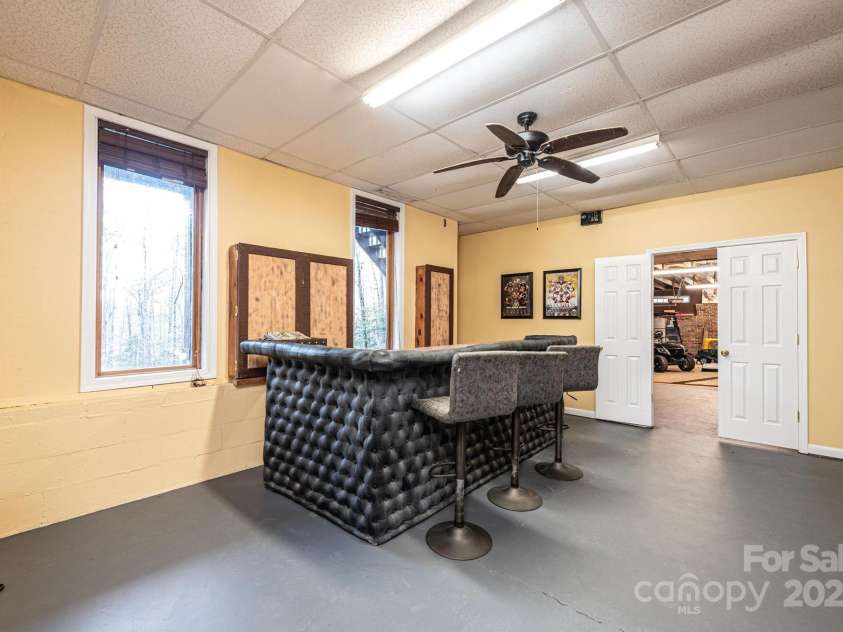 1621 Mountain Circle Drive, Lenoir, NC 28645.  MLS# CAR4228061, YatesRealty ID 12776. 