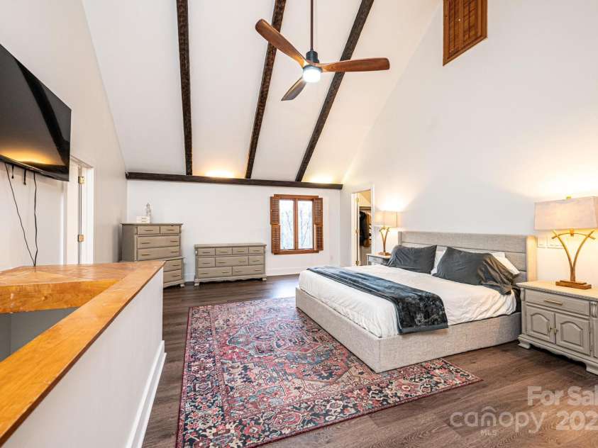 1621 Mountain Circle Drive, Lenoir, NC 28645.  MLS# CAR4228061, YatesRealty ID 12776. 