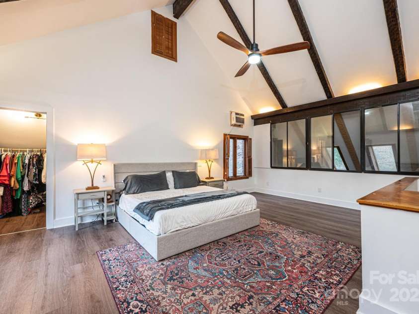 1621 Mountain Circle Drive, Lenoir, NC 28645.  MLS# CAR4228061, YatesRealty ID 12776. 