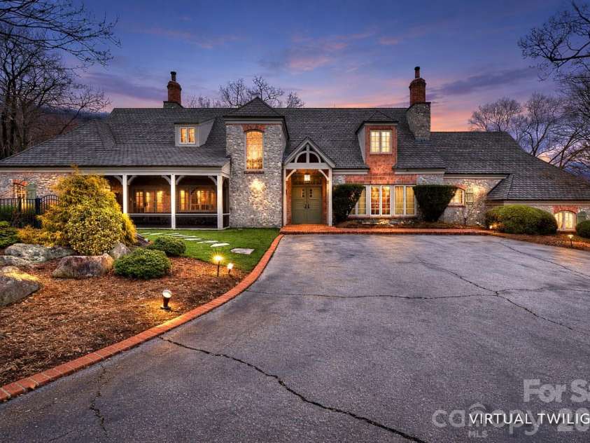 21 Eagle Rock Road, Landrum, SC 29356.  MLS# CAR4354129, YatesRealty ID 12776. 