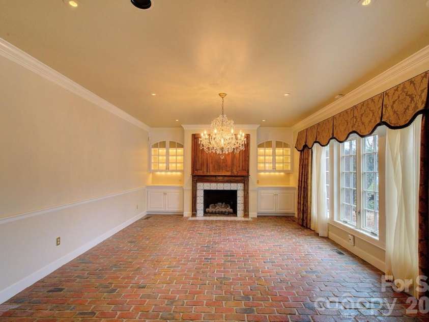 21 Eagle Rock Road, Landrum, SC 29356.  MLS# CAR4354129, YatesRealty ID 12776. 