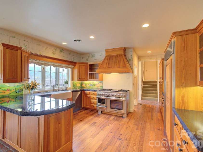 21 Eagle Rock Road, Landrum, SC 29356.  MLS# CAR4354129, YatesRealty ID 12776. 