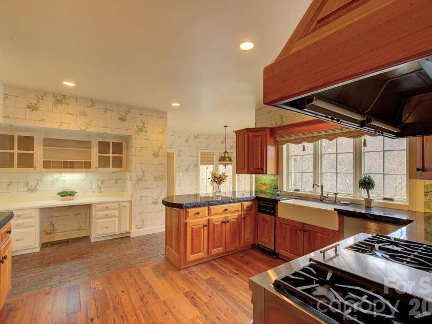 21 Eagle Rock Road, Landrum, SC 29356.  MLS# CAR4354129, YatesRealty ID 12776. 
